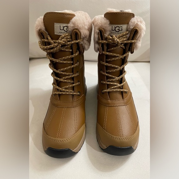 New in Box UGG Zaylee Women Boots CHE Size 7 Waterproof - Picture 7 of 13